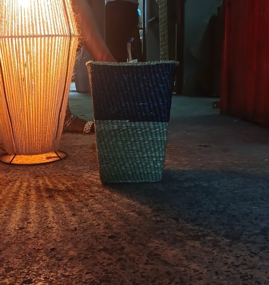 Boxed iringa organizer