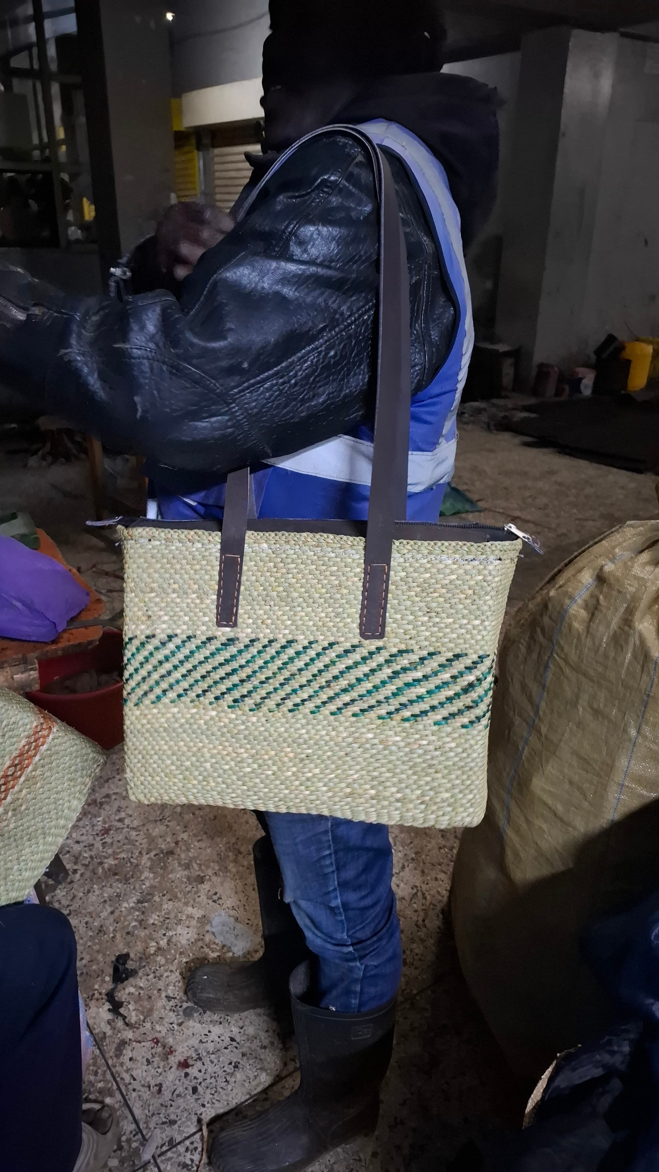Iringa box bag